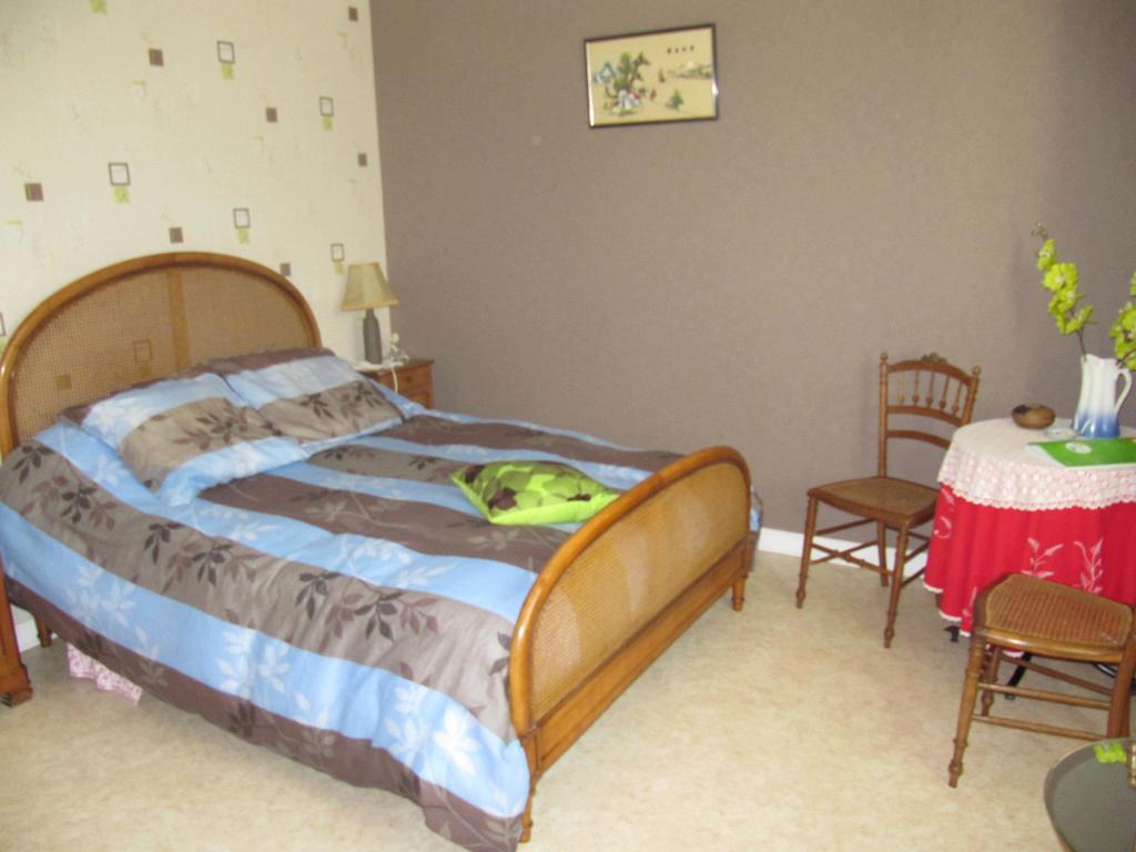 Chambres D'Hotes La Pinderie Val-Couesnon Pokoj fotografie
